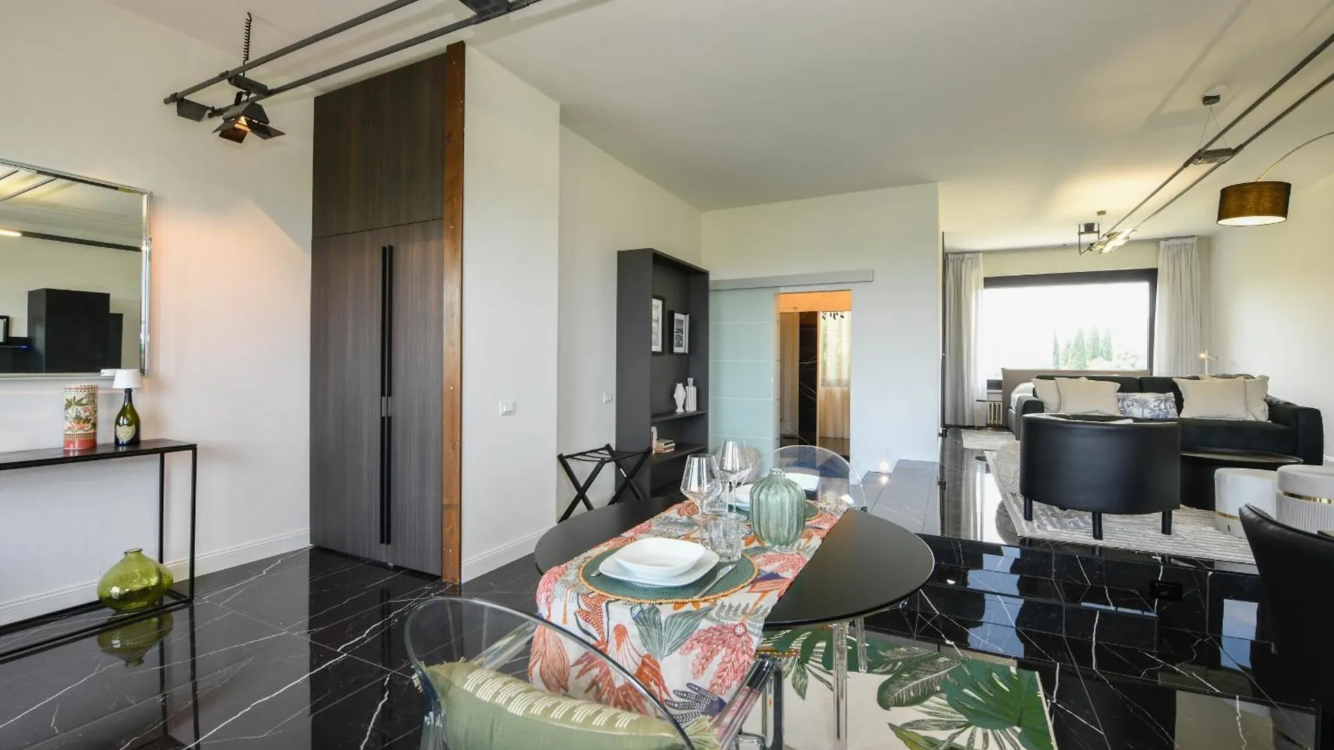 Вилла La Hills Luxury Loft Пуэньяго
